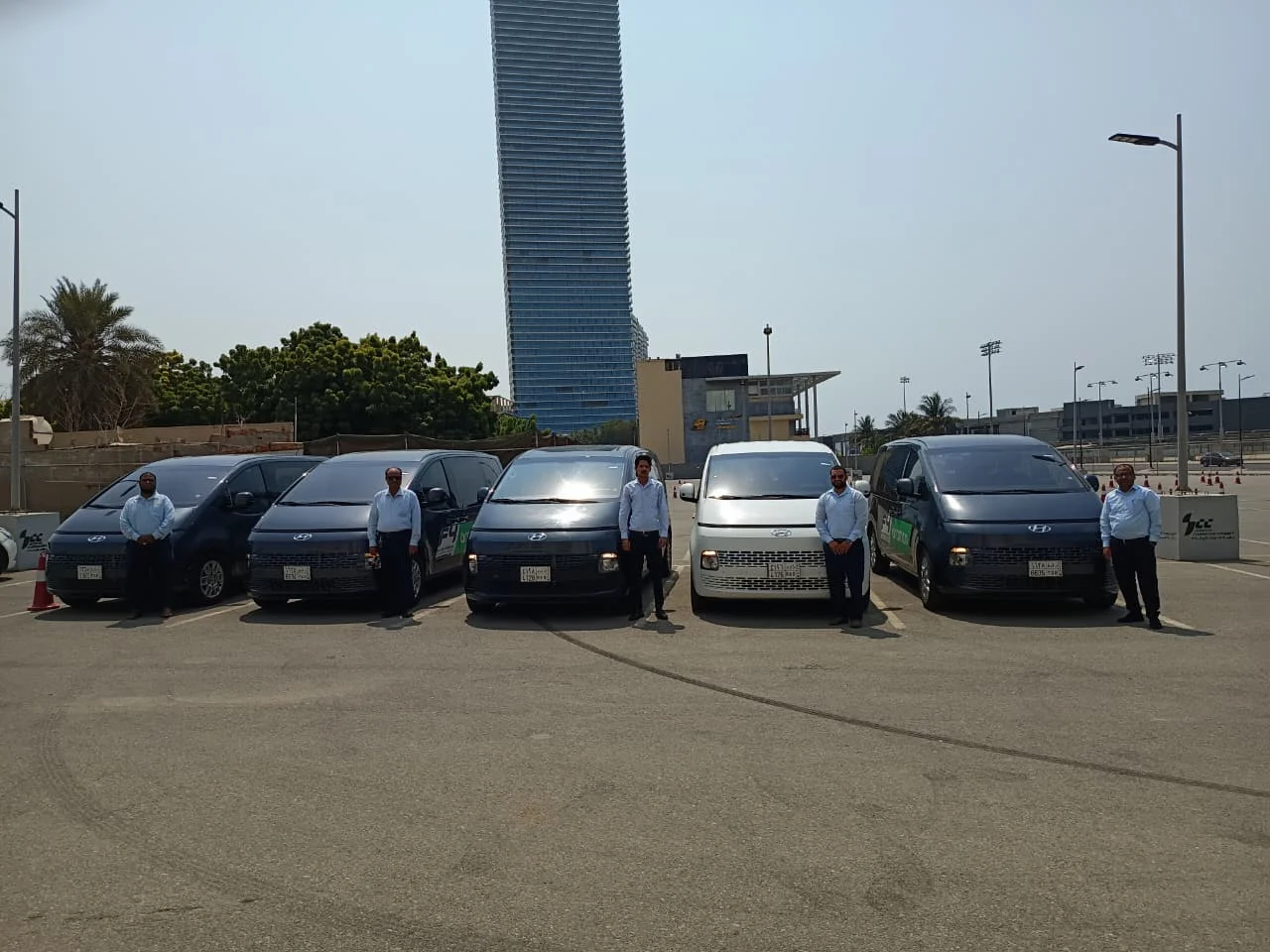 F4 Staria